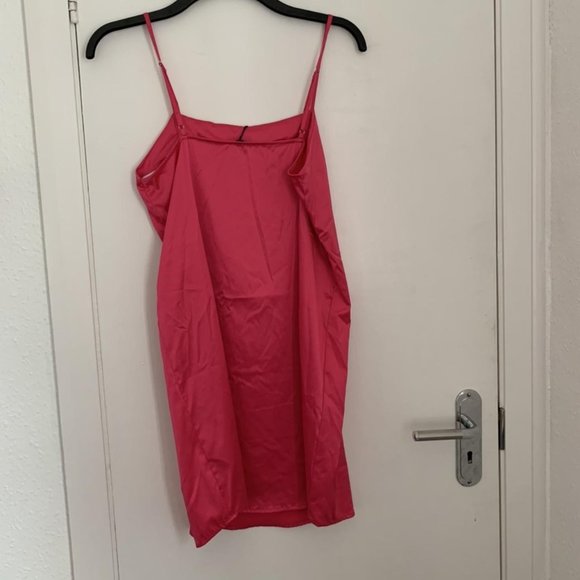 Satin pink Zara dress size M - Picture 3 of 3